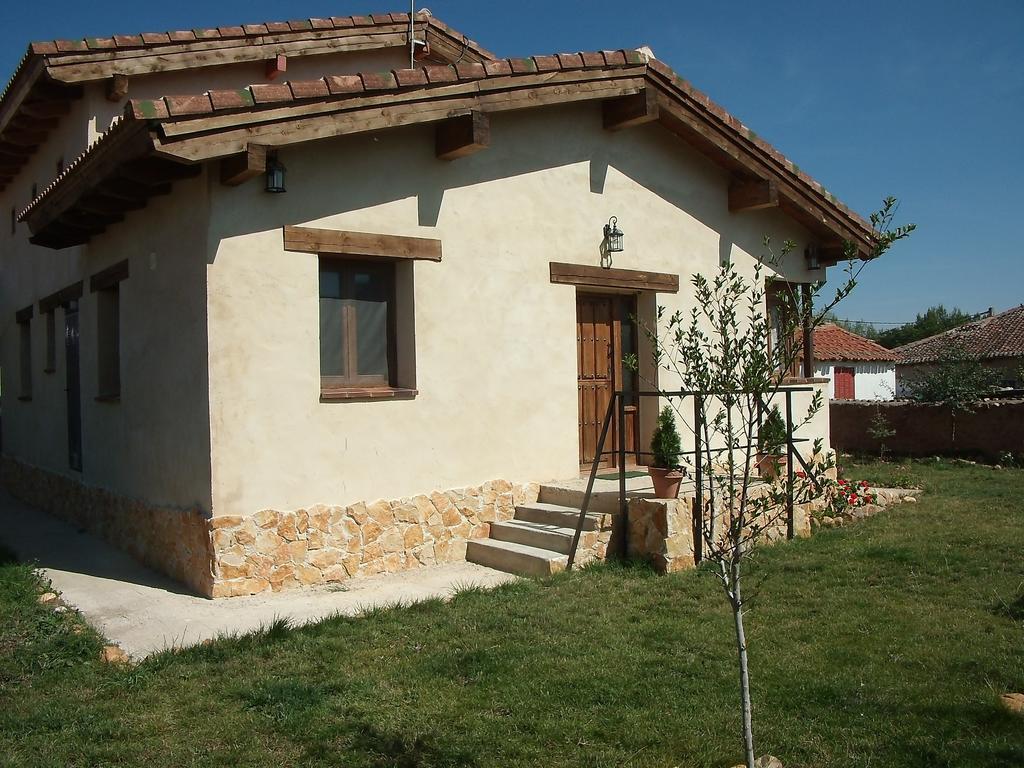 La Casa Del Cartero Pablo Guest House Saldana de Ayllon Exterior photo